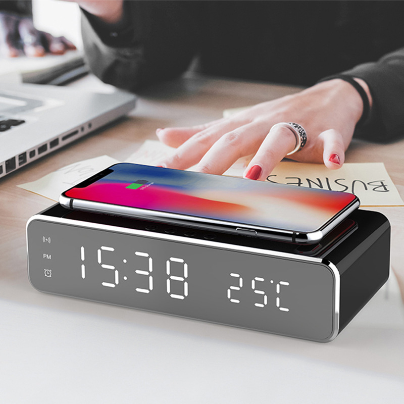 LED Electric Alarm Clock With Wireless Charger Desktop Digital Despertador Thermometer Clock HD Mirror Clock Watch Table Decor - الصورة 4